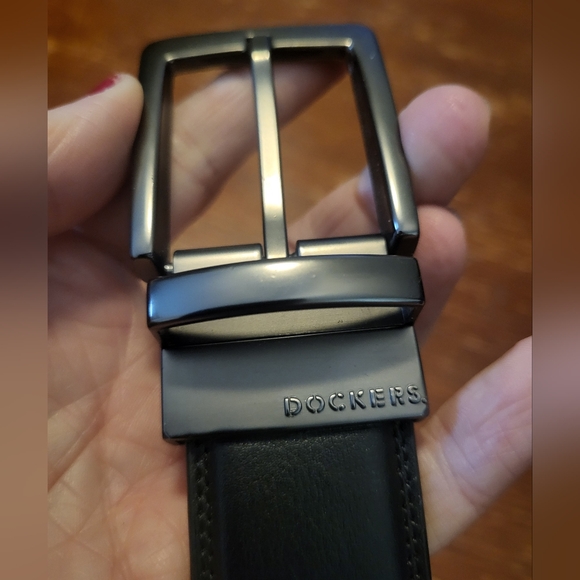 Dockers Reversible Black/Brown Mens Leather Belt, 38-40 - Picture 4 of 9